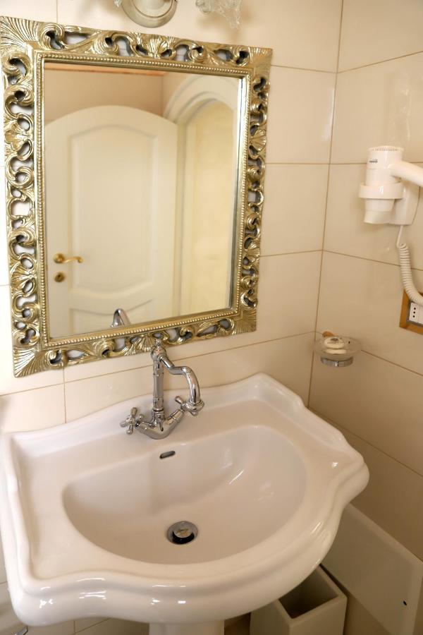 Palazzo Castiglione Bed & Breakfast Gallipoli Luaran gambar